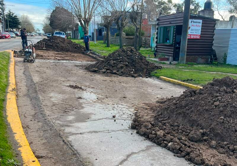 Comenzaron los trabajos de bacheo en Avenida Montreal