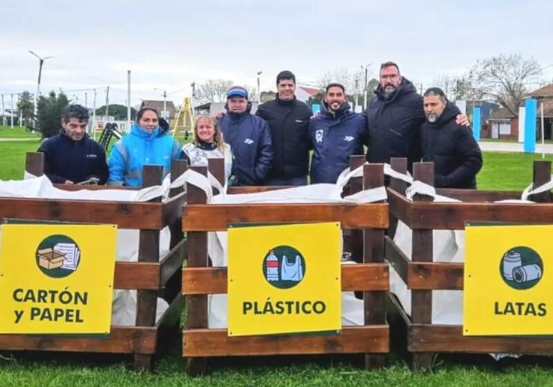 El espacio fue instalado en colaboración con la Secretaría de Turismo y Ambiente, la Cooperativa Eco Reciclado y el Jardín de Infantes N° 908.