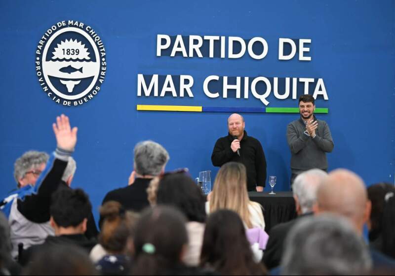 La jornada fue encabezada por el intendente Wischnivetzky alcanzó a familias e instituciones del distrito mediante el Programa Veinteñal.