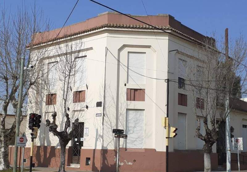 Se solicitaba la nómina de profesores que asistirían al Encuentro MDF en referencia al Congreso Provincial de Educación Física. Minutos después se rectificó. 