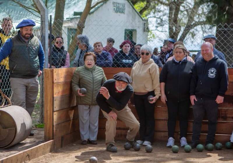 Inauguraron la nueva cancha de bochas en la histórica Esquina de Argúas