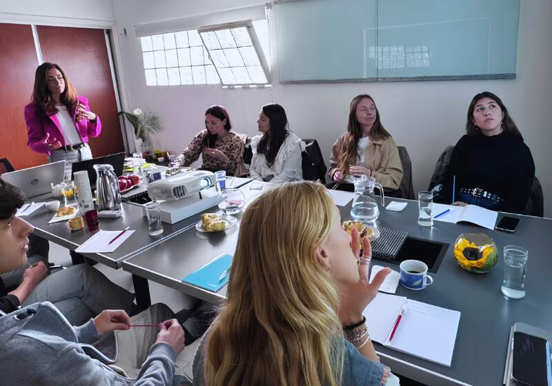 Taller de marketing digital para potenciar las ventas de las emprendedoras
