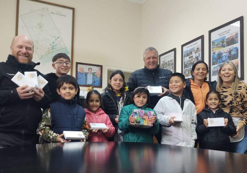 Estudiantes del CEC 801 presentaron su producción de bombones artesanales