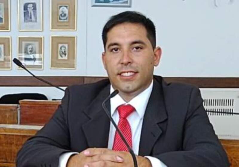 Alejandro Cueto recibió el reclamo de vecinos y evitó dar declaraciones