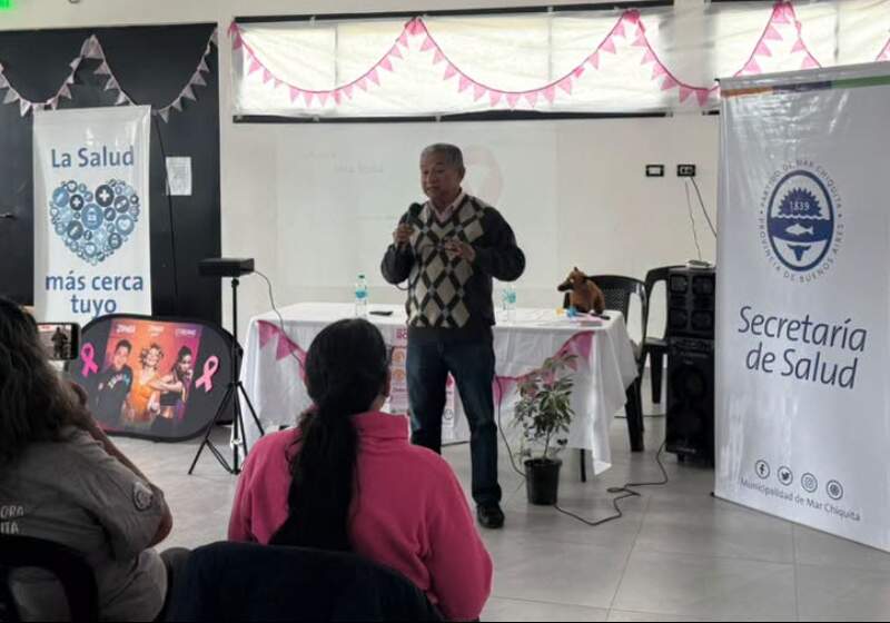 La Secretaría de Salud y la Delegación Costa Norte organizaron un encuentro enfocado en la detección temprana del cáncer de mama con charlas profesionales y actividades.