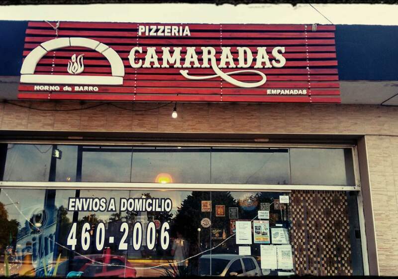 La pizzería ubicada en las 5 esquinas no deja de sorprender con su increíble atención al público, sus extraordinario sabor y el mejor delivery.