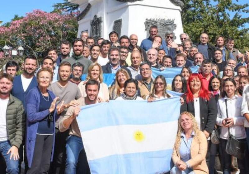 El senador provincial aseguró que "hay que acompañar al sector productivo y a los que creen en la Argentina del laburo”