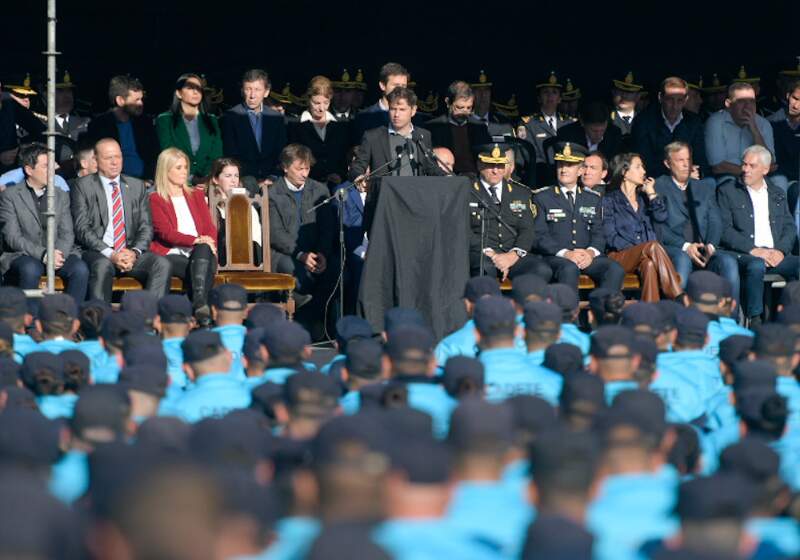 El acto fue encabezado por el gobernador Axel Kicillof y el ministro de Seguridad, Sergio Berni. También concluyeron su formación 500 conductores motoristas.