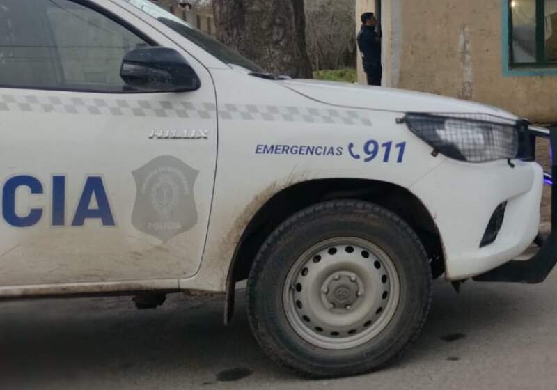 Las autoridades requisaron dos viviendas de Coronel Vidal y lograron recuperar objetos robados. Dos personas quedaron imputadas pero siguen en libertad.